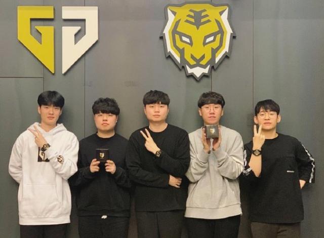 卢尼的卡位 卢尼的卡位